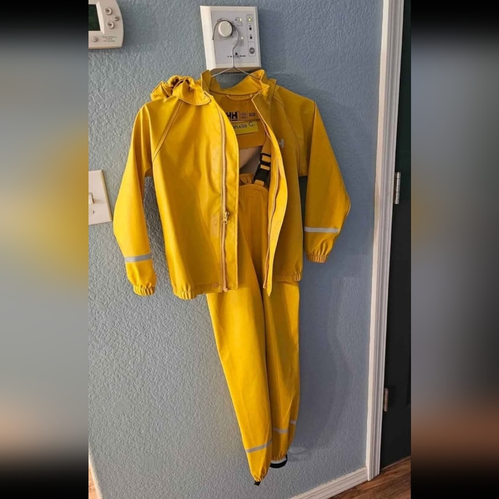 Helly Hansen Kids Matching Set in Yellow